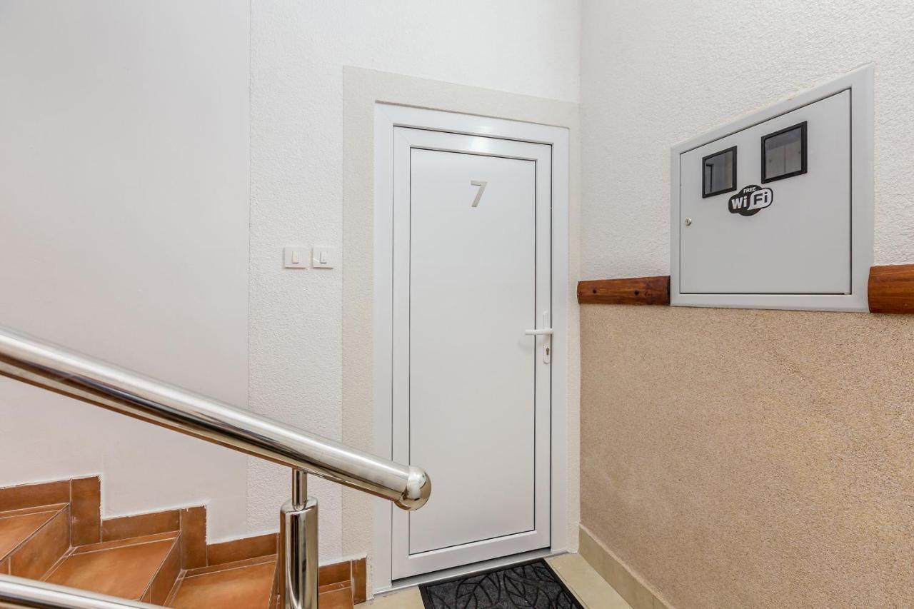 Apartman Filip Appartement Malinska Buitenkant foto