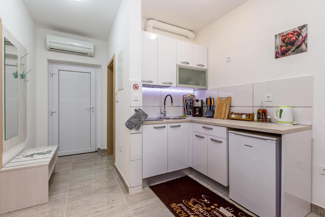 Apartman Filip Appartement Malinska Buitenkant foto