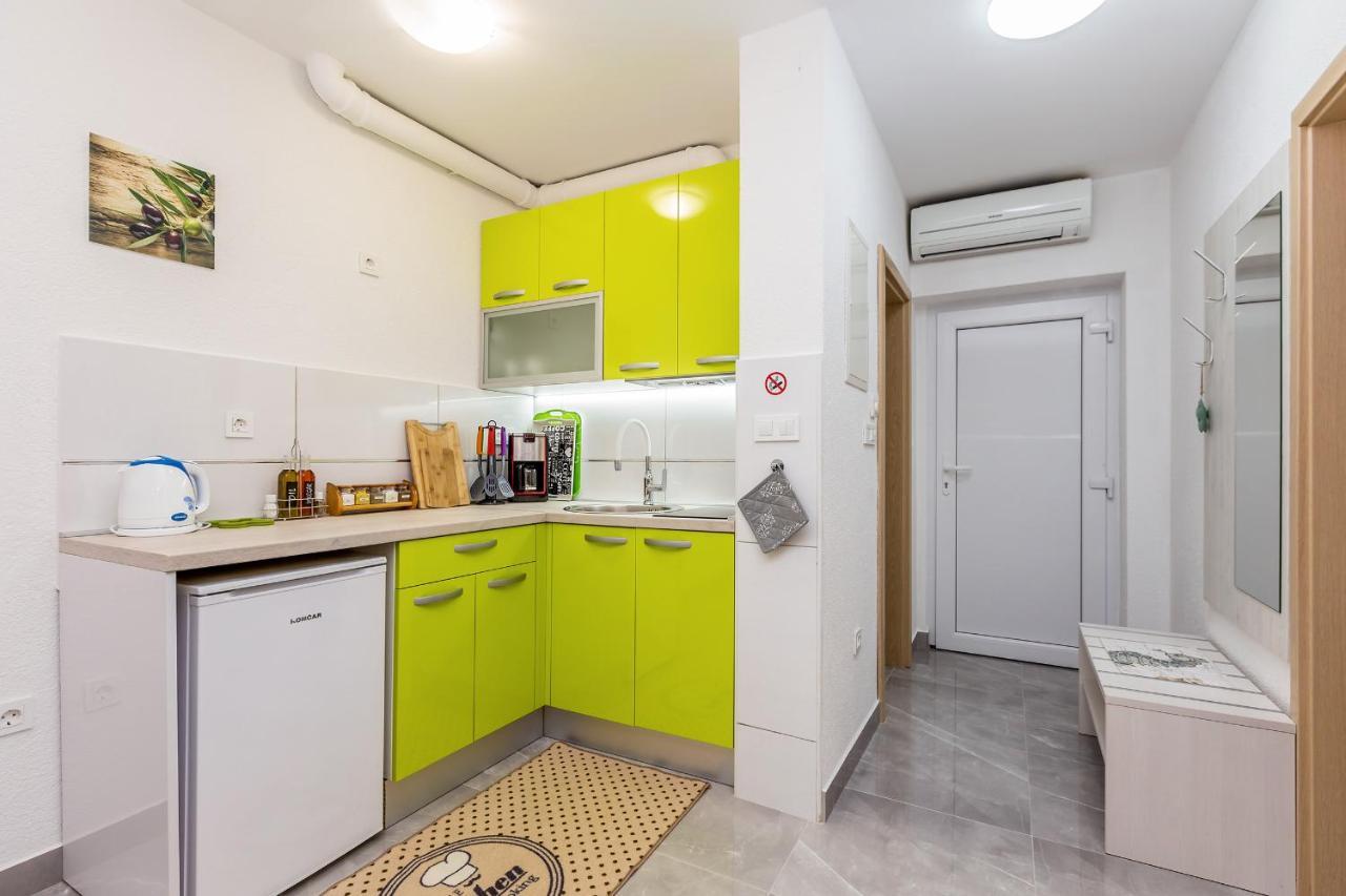 Apartman Filip Appartement Malinska Buitenkant foto